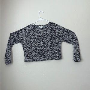 Leopard print cropped long sleeve sweatshirt